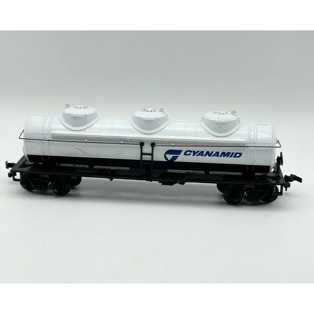 Bachmann HO Scale Tanker Car Tanker Car Cyanamid Train Pre-owned - Picture 1 of 8